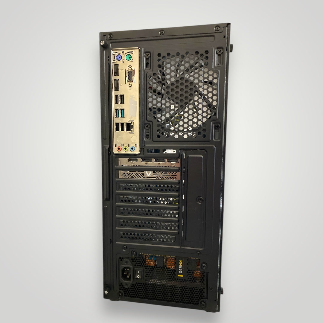 Tour Gaming Core i7 - RTX 5050